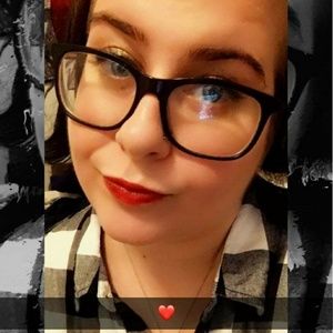 Meet your Posher, Olivia